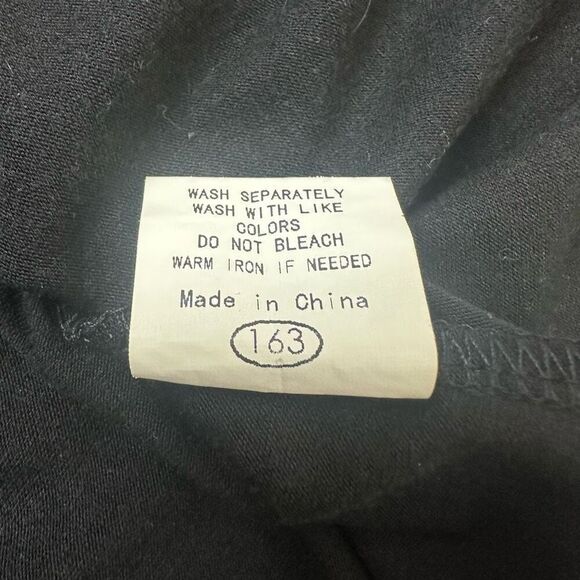 Boutique Women's L Lace Trim Flutter Sleeve VNeck Top Black Sophisticated Basic - Picture 7 of 9